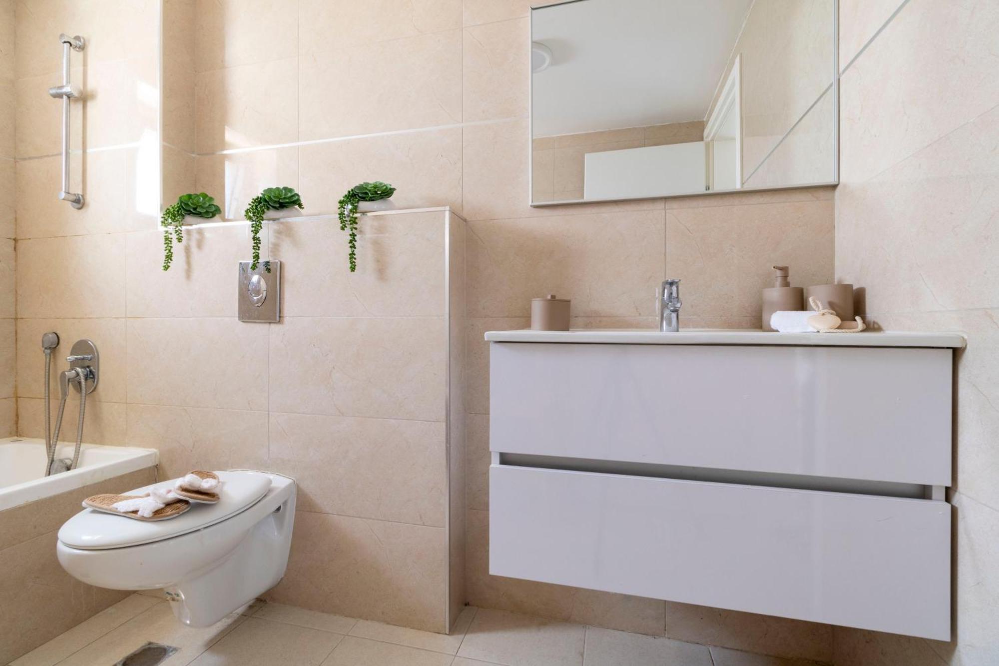 Stylish 1 Bedrooms Parking At City Gate Jerusalem Exteriör bild